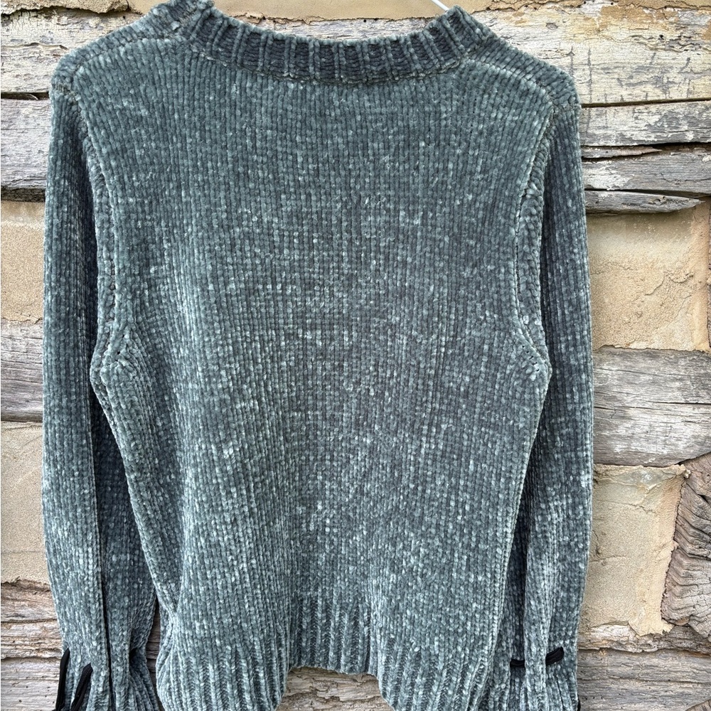 Cupio Green Ribbed Sweater with Black Bow Accents on Bell Sleeves Size L - Picture 2 of 5